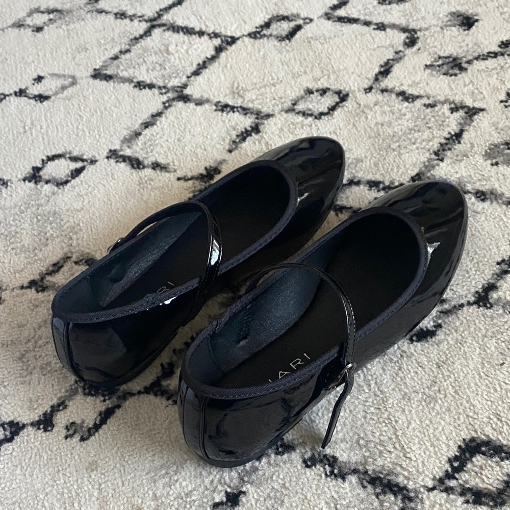 Tahari Black Patent Leather Mary Jane Shoes